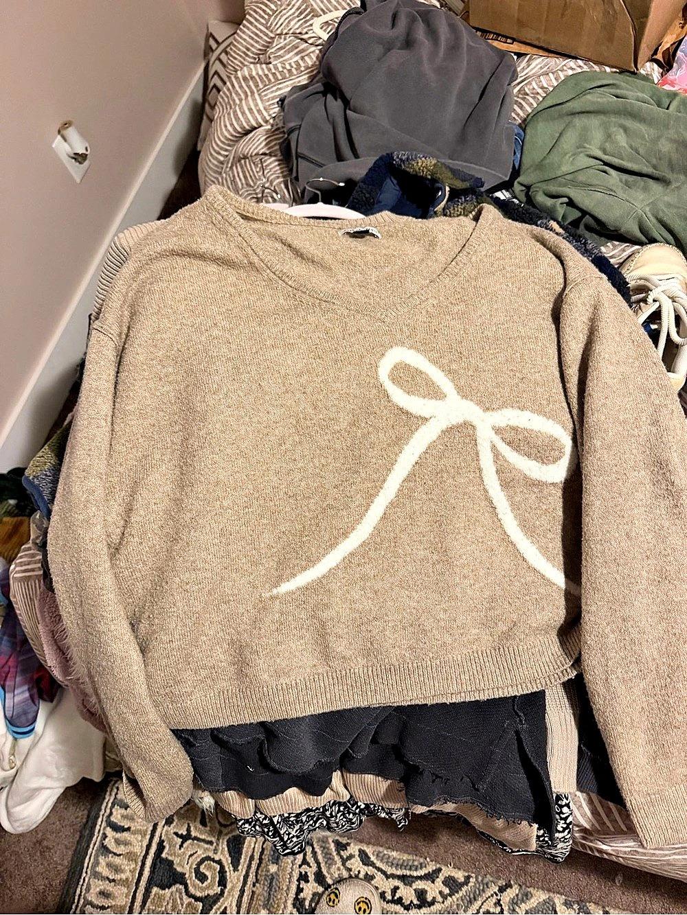 American Eagle AE Cropped Crew Neck Bow Sweater Brown